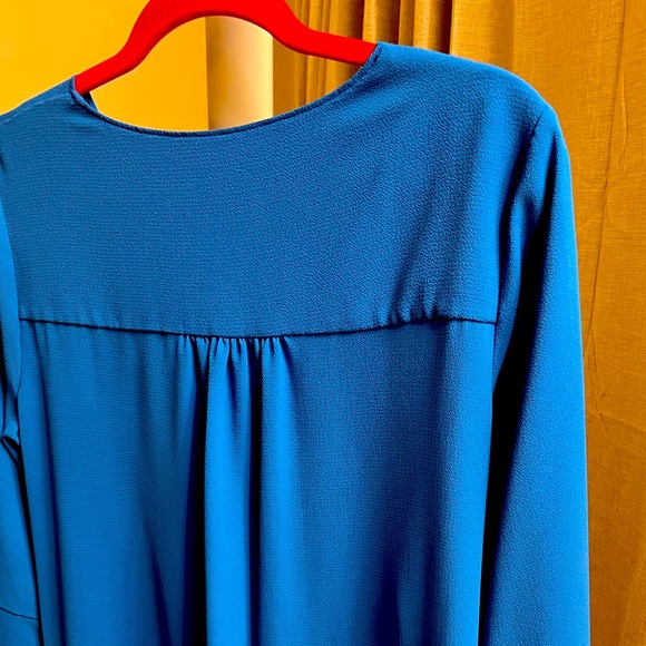 Investment’s petite, size medium blouse. Like new. Worn twice. - Picture 3 of 3
